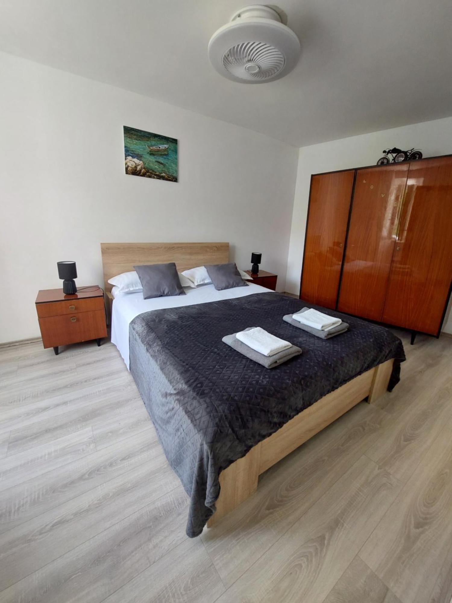 Ivka Apartment *