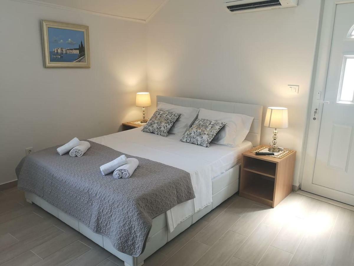 Ivka Apartment *